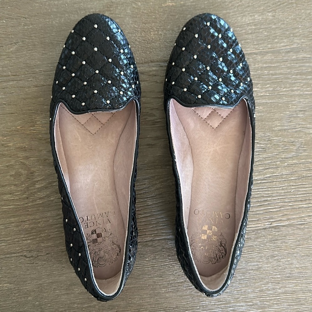Vince Camuto Genuine Leather Quilted Black Loafer sz 36